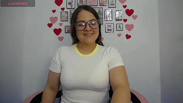 Snapshot of Pregnant_Kloe chatting on 06.24.26 Pregnant Kloe online show from 06.24.26