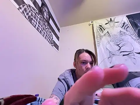 Snapshot of bratlipss chatting on 02.05.26 bratlipss online show from 02.05.26