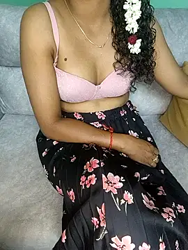 Snapshot of Tamilpallavi chatting on 10.21.25 Tamilpallavi online show from 10.21.25