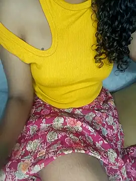 Snapshot of Tamilpallavi chatting on 11.02.25 Tamilpallavi online show from 11.02.25