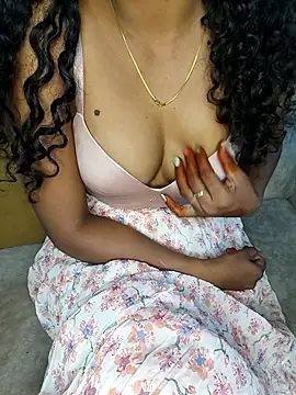 Snapshot of Tamilpallavi chatting on 11.15.25 Tamilpallavi online show from 11.15.25