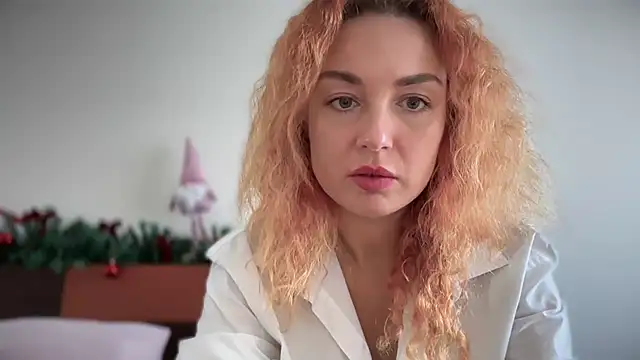 Reddgiirl online show from 12.17.25