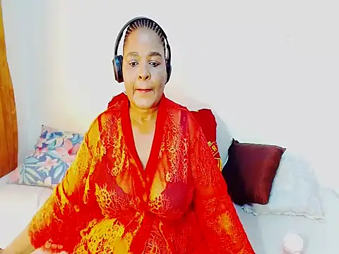 Snapshot of Love-Racheal75 chatting on 05.28.26 Love-Racheal75 online show from 05.28.26