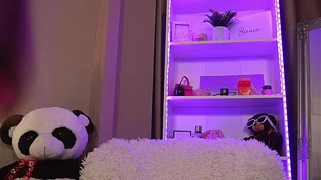 GiaBlu online show from 10.20.25