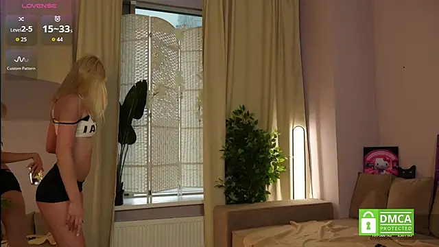 Snapshot of Miya_Nelson chatting on 10.25.25 Miya Nelson online show from 10.25.25