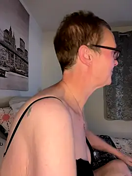 Snapshot of Curvy-Jinx chatting on 09.27.25 Curvy-Jinx online show from 09.27.25