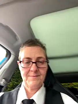 Snapshot of Curvy-Jinx chatting on 10.17.25 Curvy-Jinx online show from 10.17.25