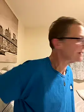 Snapshot of Curvy-Jinx chatting on 10.21.25 Curvy-Jinx online show from 10.21.25