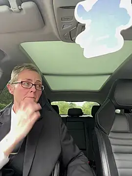 Snapshot of Curvy-Jinx chatting on 10.29.25 Curvy-Jinx online show from 10.29.25