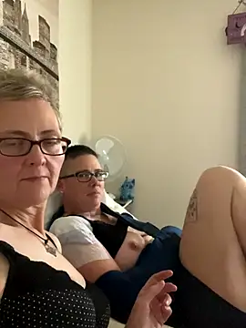 Curvy-Jinx online show from 11.22.25