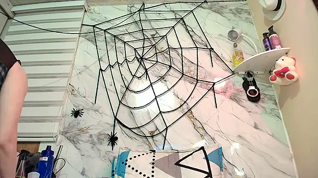 Snapshot of rachelroberts chatting on 10.28.25 rachelroberts online show from 10.28.25