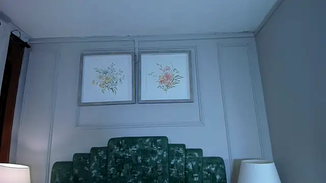 mia kisses2 online show from 01.07.26