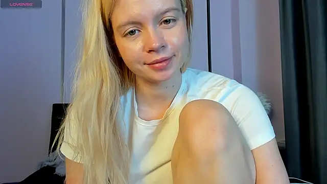 AlisaGoldie online show from 09.28.25