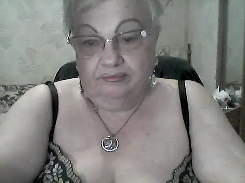 Snapshot of NatalieNorth chatting on 10.12.25 NatalieNorth online show from 10.12.25