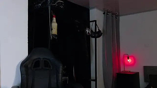 Angelabl0odborne online show from 10.04.25