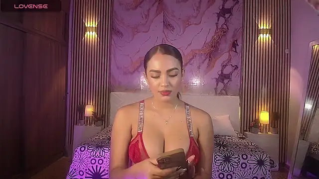 Snapshot of zafirolong chatting on 04.30.26 zafirolong online show from 04.30.26