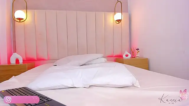 kassia kim online show from 10.04.25