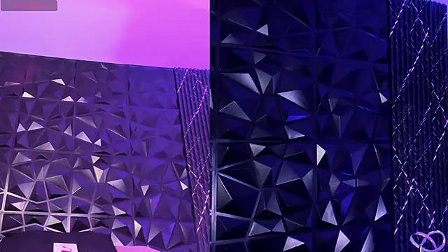 Snapshot of katierouge_ chatting on 11.13.25 katierouge online show from 11.13.25