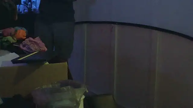 Snapshot of Luv2SuckBWC92 chatting on 09.13.25 Luv2SuckBWC92 online show from 09.13.25