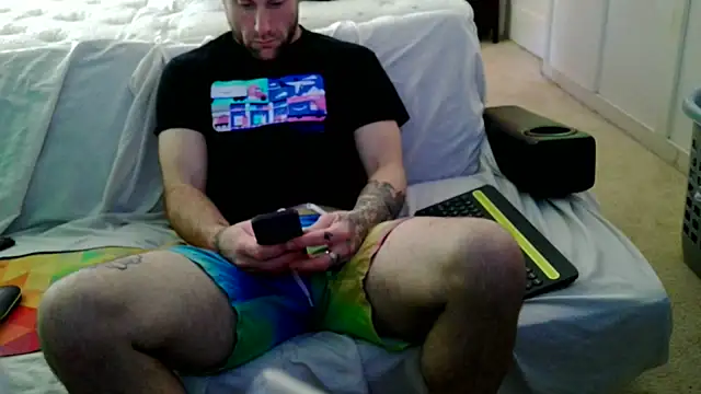 Snapshot of Luv2SuckBWC92 chatting on 10.03.25 Luv2SuckBWC92 online show from 10.03.25