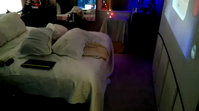 Snapshot of Luv2SuckBWC92 chatting on 10.16.25 Luv2SuckBWC92 online show from 10.16.25