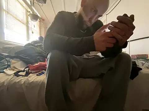 Luv2SuckBWC92 online show from 03.19.26