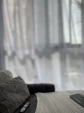 Snapshot of Sofi_Leal chatting on 09.28.25 Sofi Leal online show from 09.28.25