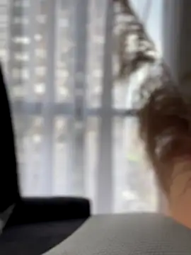 Snapshot of Sofi_Leal chatting on 10.20.25 Sofi Leal online show from 10.20.25