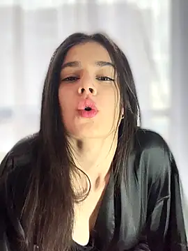 Snapshot of Sofi_Leal chatting on 10.25.25 Sofi Leal online show from 10.25.25