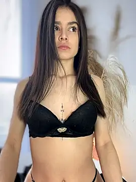 Snapshot of Sofi_Leal chatting on 11.07.25 Sofi Leal online show from 11.07.25