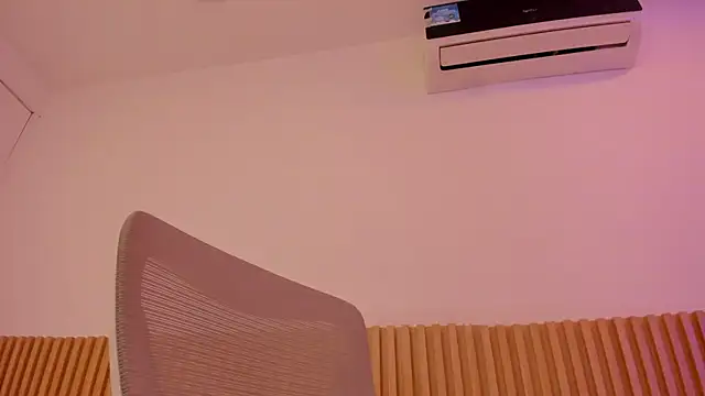 OliviaSweett online show from 04.11.26