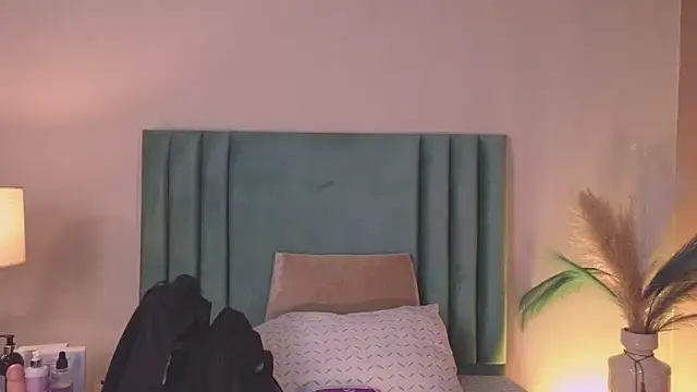 LunaAspen  online show from 04.21.26