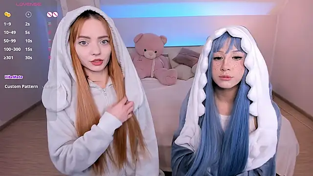 Snapshot of Necucub chatting on 11.02.25 Necucub online show from 11.02.25