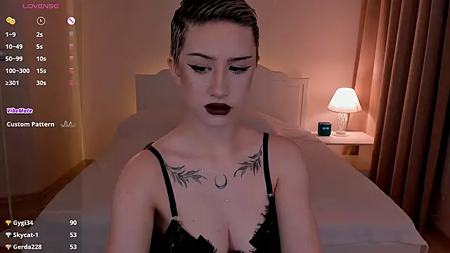 Snapshot of Necucub chatting on 11.08.25 Necucub online show from 11.08.25