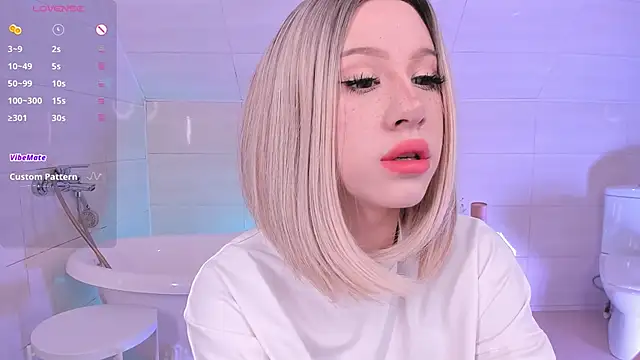 Snapshot of Necucub chatting on 11.12.25 Necucub online show from 11.12.25