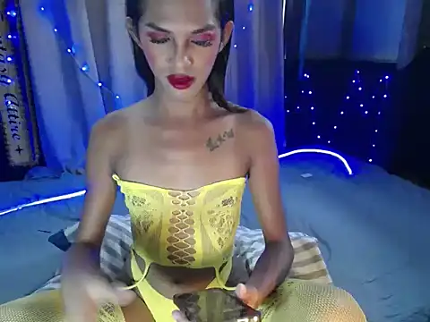 Snapshot of hot_tsmicah chatting on 04.17.26 hot tsmicah online show from 04.17.26