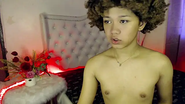 Snapshot of 9INCHESHARDCOCK chatting on 10.04.25 9INCHESHARDCOCK online show from 10.04.25