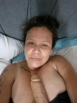 Snapshot of SinisterBabe chatting on 09.18.25 SinisterBabe online show from 09.18.25