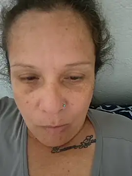 Snapshot of SinisterBabe chatting on 10.13.25 SinisterBabe online show from 10.13.25