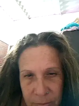 Snapshot of SinisterBabe chatting on 10.24.25 SinisterBabe online show from 10.24.25