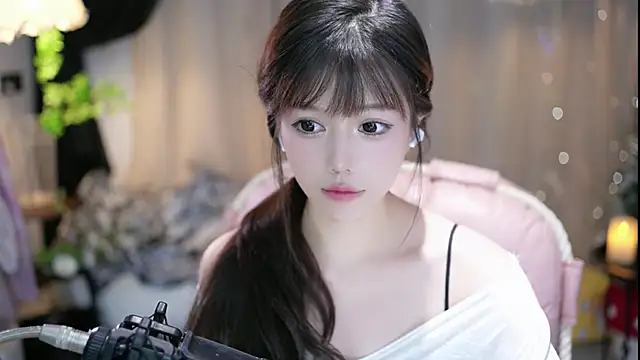 Snapshot of Fortune2Me chatting on 09.16.25 Fortune2Me online show from 09.16.25