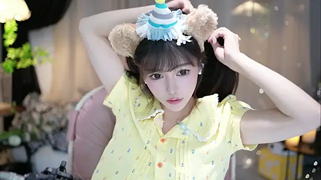 Snapshot of Fortune2Me chatting on 09.18.25 Fortune2Me online show from 09.18.25