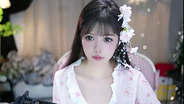 Snapshot of Fortune2Me chatting on 09.24.25 Fortune2Me online show from 09.24.25