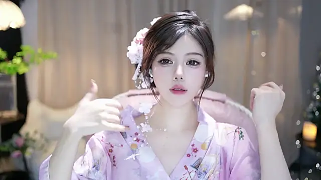 Snapshot of Fortune2Me chatting on 10.03.25 Fortune2Me online show from 10.03.25