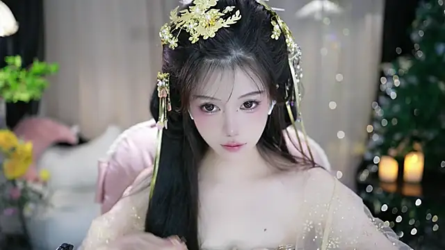 Snapshot of Fortune2Me chatting on 10.06.25 Fortune2Me online show from 10.06.25