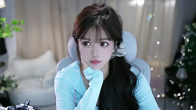 Snapshot of Fortune2Me chatting on 10.24.25 Fortune2Me online show from 10.24.25