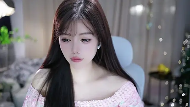 Snapshot of Fortune2Me chatting on 11.07.25 Fortune2Me online show from 11.07.25