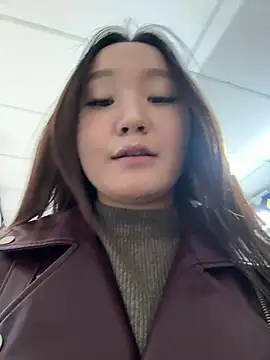 Snapshot of KissMeEva chatting on 09.28.25 KissMeEva online show from 09.28.25