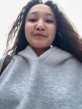 Snapshot of KissMeEva chatting on 10.05.25 KissMeEva online show from 10.05.25