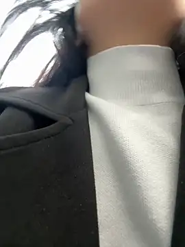 Snapshot of KissMeEva chatting on 10.12.25 KissMeEva online show from 10.12.25